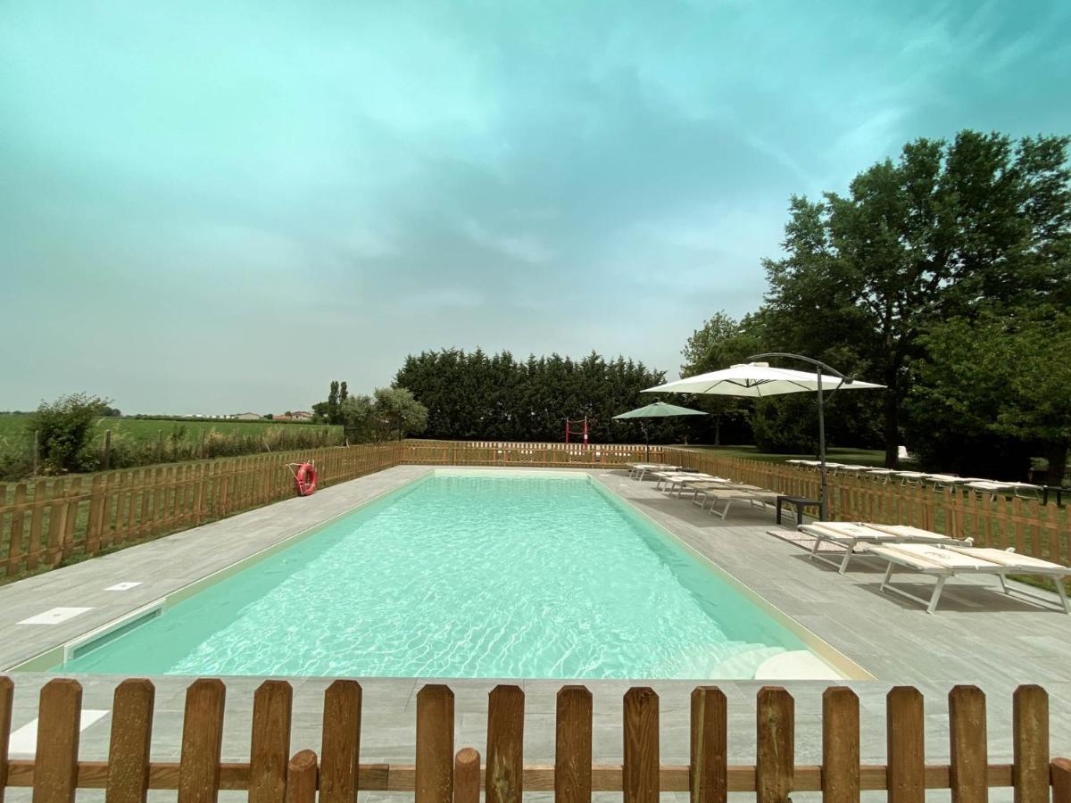 Il Bianconiglio R&B Bed & Breakfast Carraie Luaran gambar