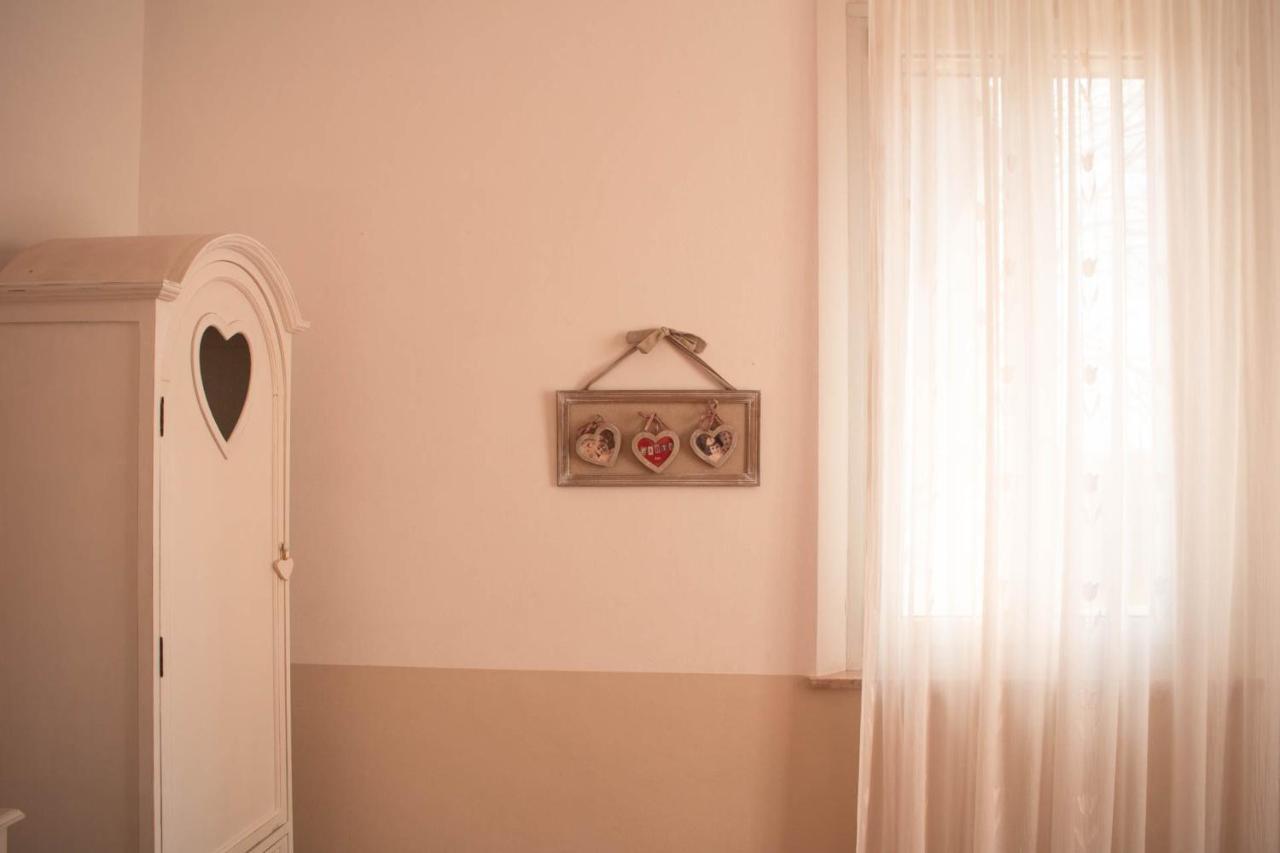 Il Bianconiglio R&B Bed & Breakfast Carraie Luaran gambar
